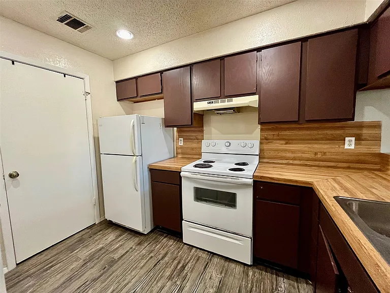 5309 Indio Dr #A — Photo 6