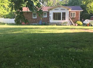 90 Kanawha Ave, Agawam, MA 01001
