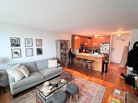 3rd image of 3100 N Lake Shore Dr APT 1902