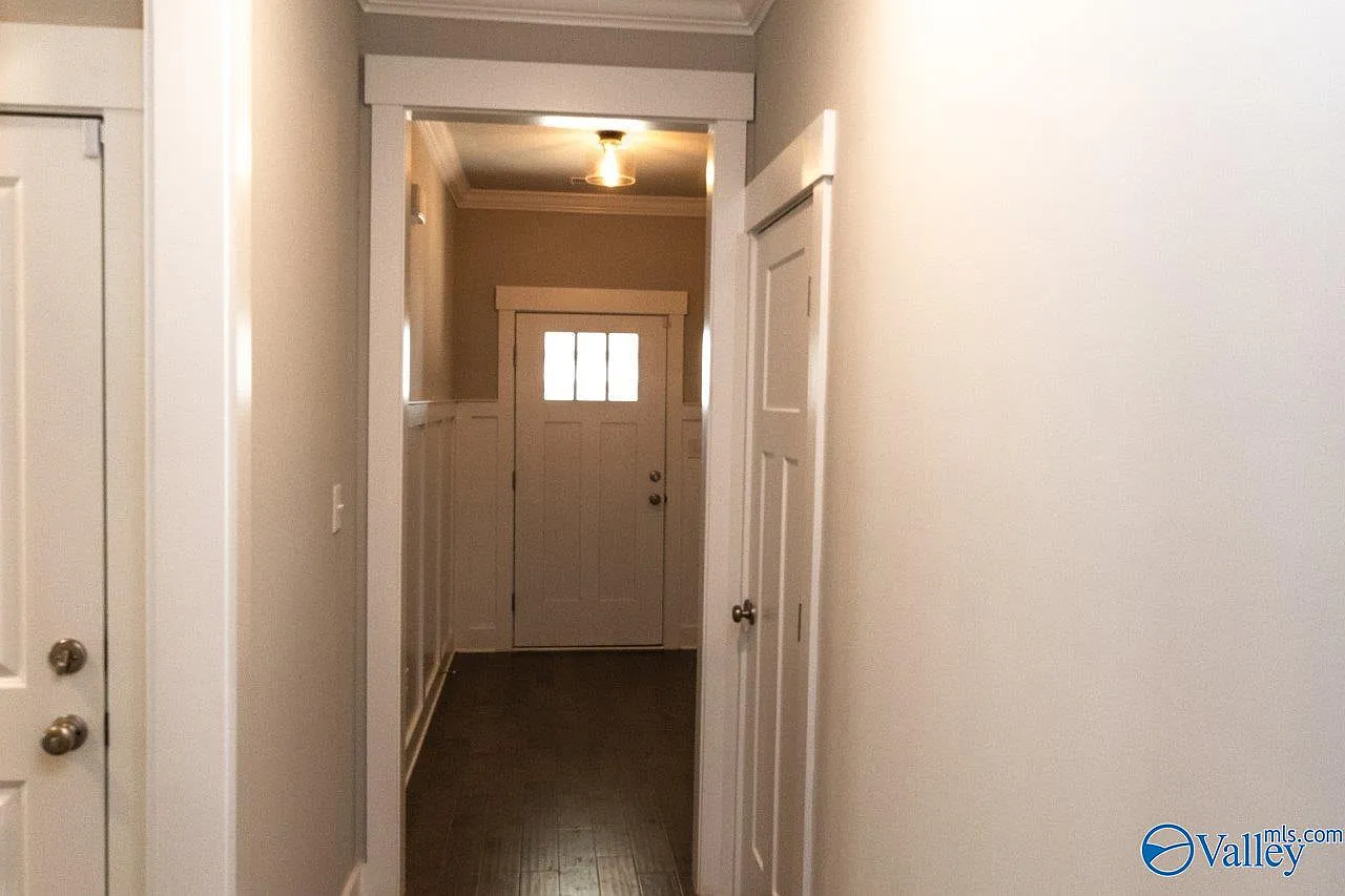 4 bed, 2.0 bath, 1815 sqft, $2,100 — Photo 3