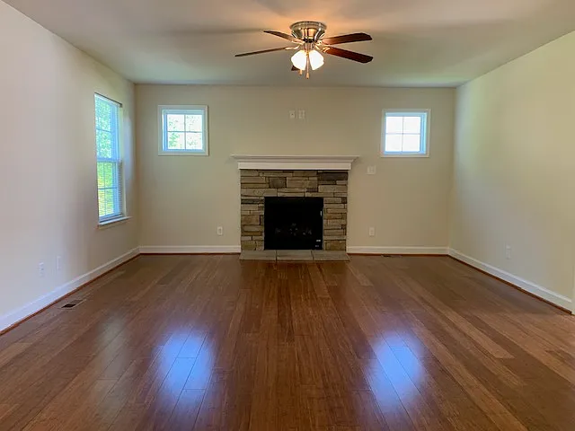4 bed, 2132 sqft, $2,850 — Photo 3
