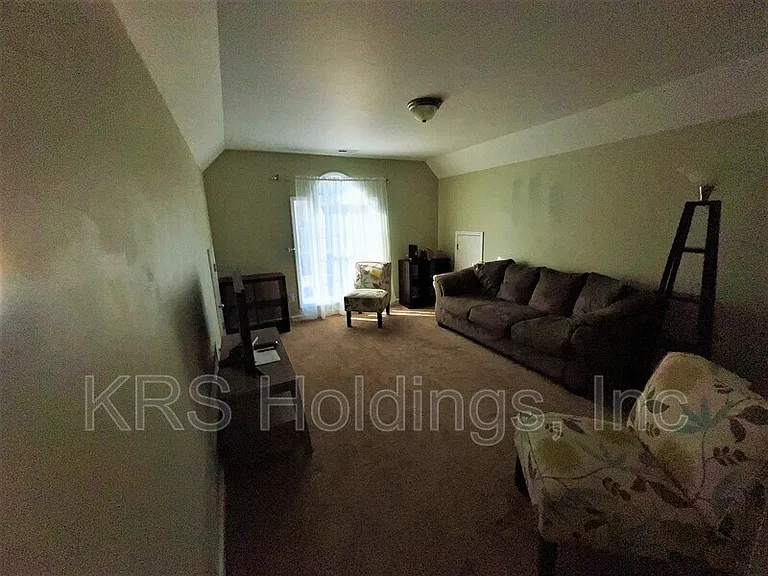 8164 Rolling Glenn Dr — Photo 10