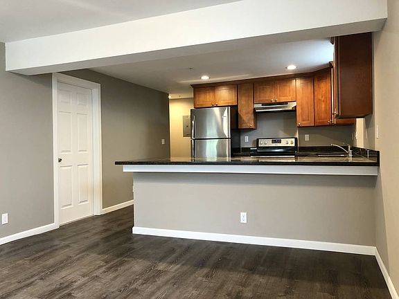 5th image of 2505 Yale Ave E Unit 4