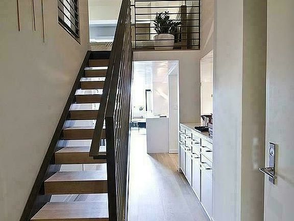 4th image of 421 Hudson St APT 205