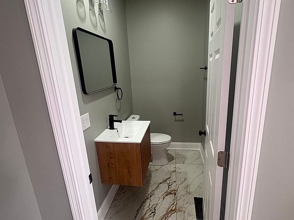 3rd image of 7832 S Vernon Ave