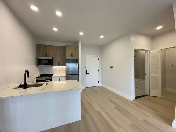 306 Forrest St #62E, Jersey City, NJ 07304