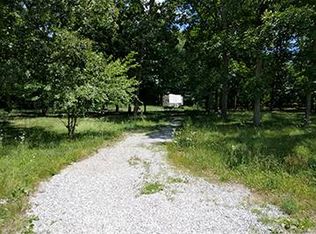 368 Fig Rd, Flora, IL 62839