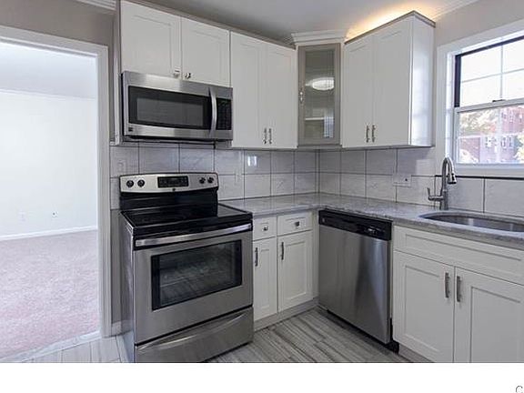 4th image of 41 Fairfield Ave #1A