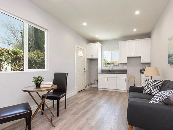 2nd image of 11155 Sunburst St