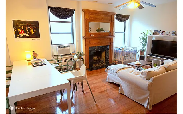 Rented by Douglas Elliman | media 19