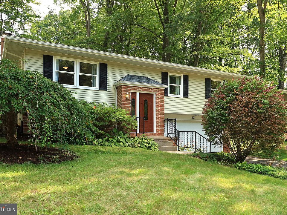 1st image of 321 Oakley Dr