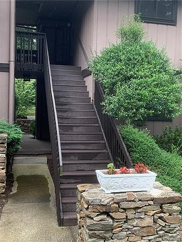 1st image of 33 Lake Dr APT G6