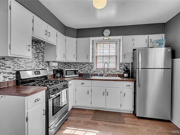 5th image of 126 Straley Ave