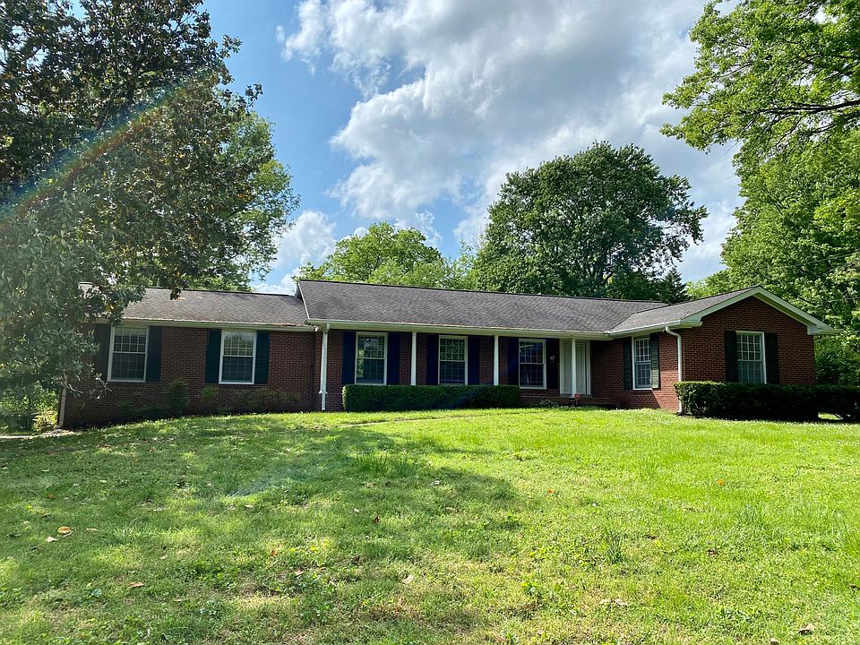 1st image of 229 Williamsburg Cir