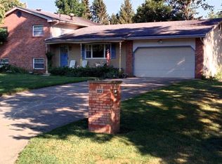 880 Briarbank Dr, Columbus, OH 43235