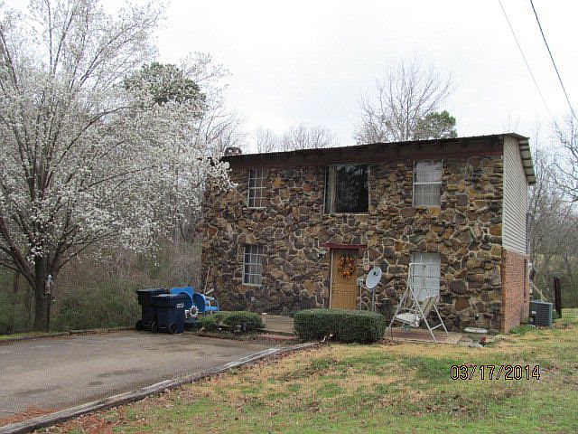 1st image of 877 Pine Lake Dr