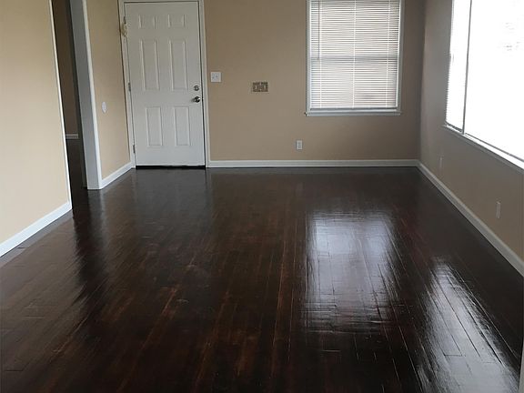 3rd image of 311 W Elm St