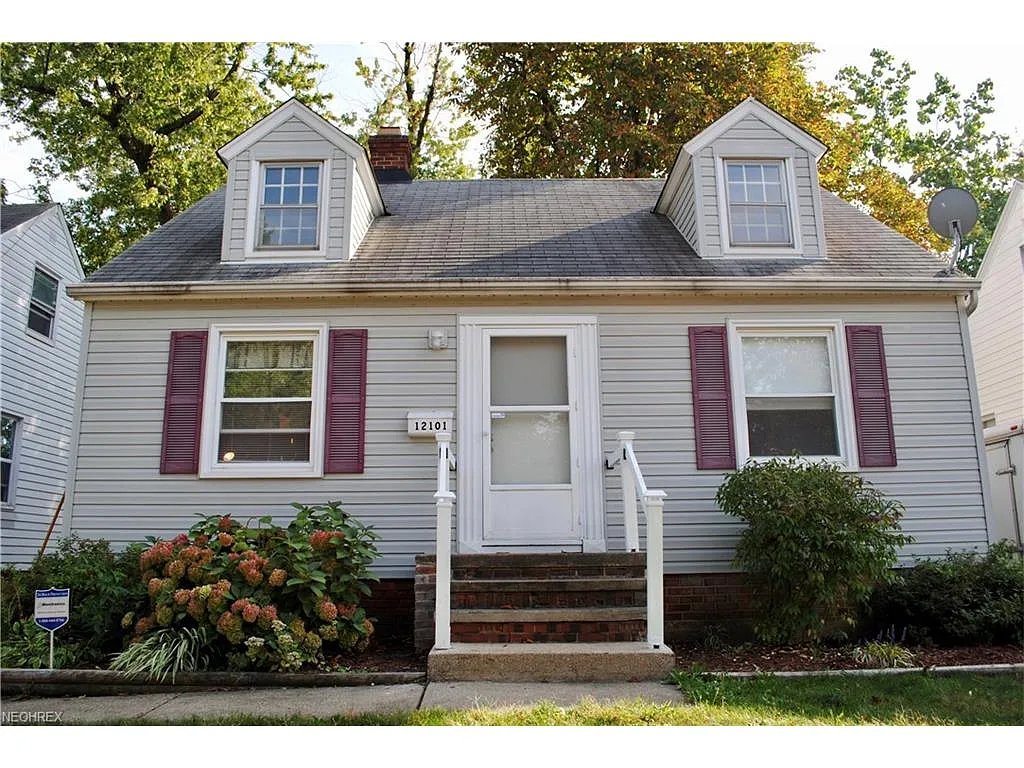 12101 Brighton Ave photo 1