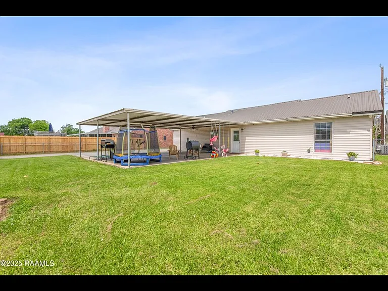 1413 Montagne St — Photo 14