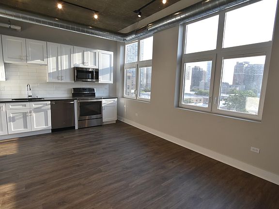4th image of 3833 Broad Way #612