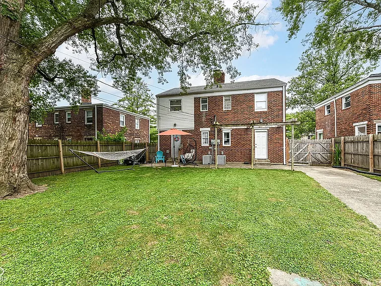 211 S Emerson Ave — Photo 5
