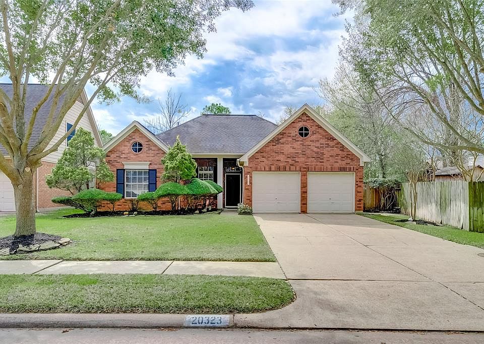 1st image of 20323 Maple Village Dr