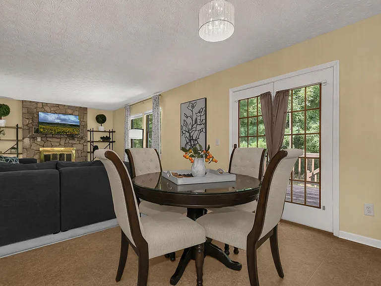 3084 Highland Park Dr — Photo 14