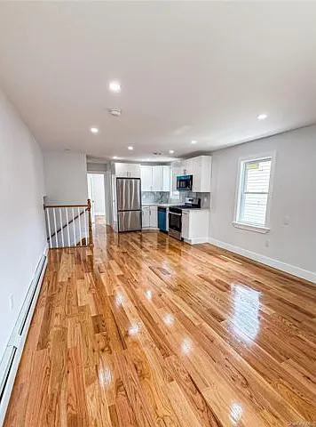4 bed, 3.0 bath, 1762 sqft, $4,200 — Photo 4