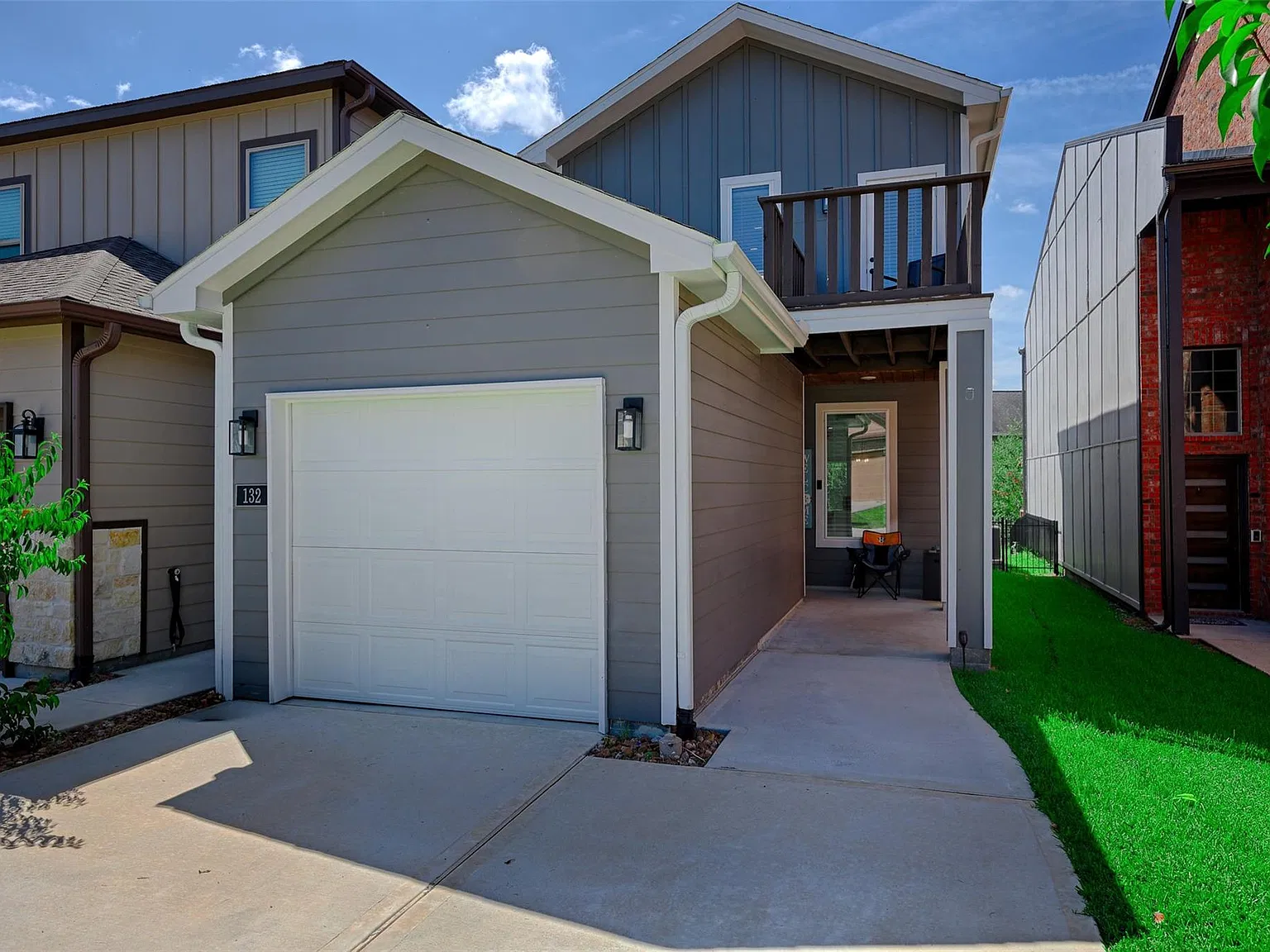 2 bed, 2.5 bath, 1237 sqft, $2,000 — Photo 3