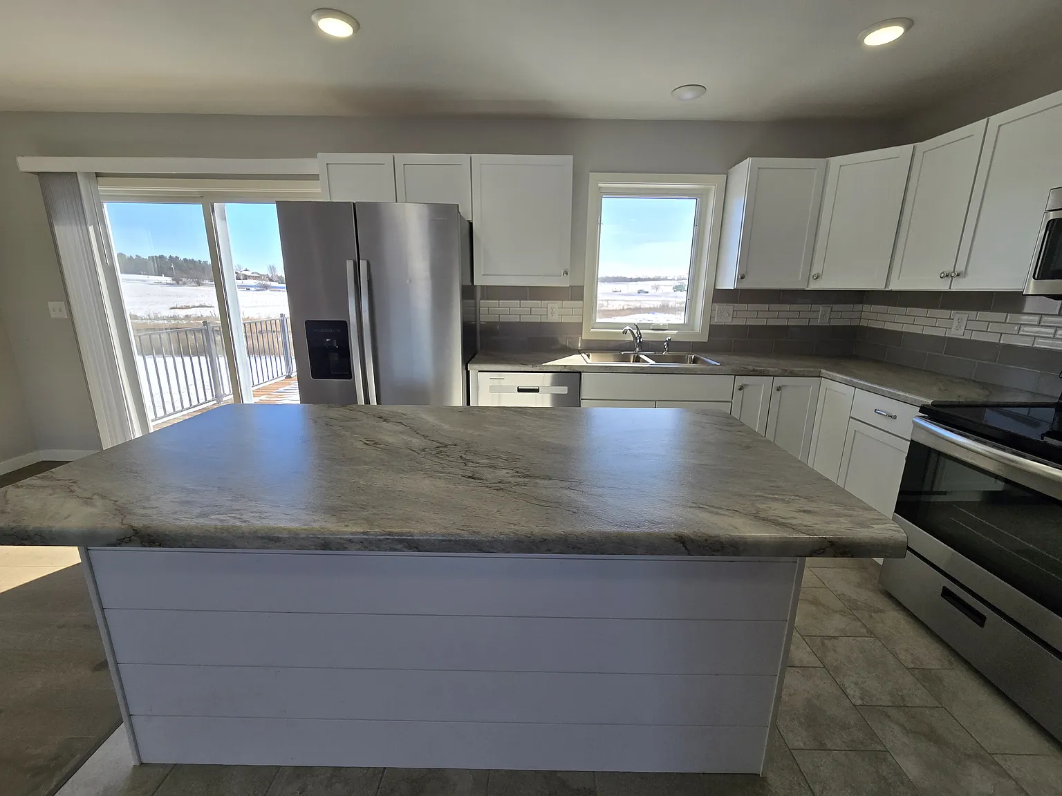 4 bed, 2003 sqft, $2,500 — Photo 1