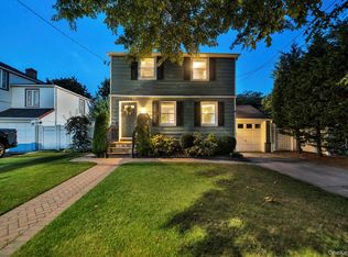 404 Little Whaleneck Road, Merrick, NY 11566