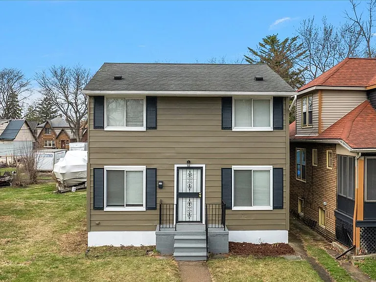 219 Ashland St — Photo 2