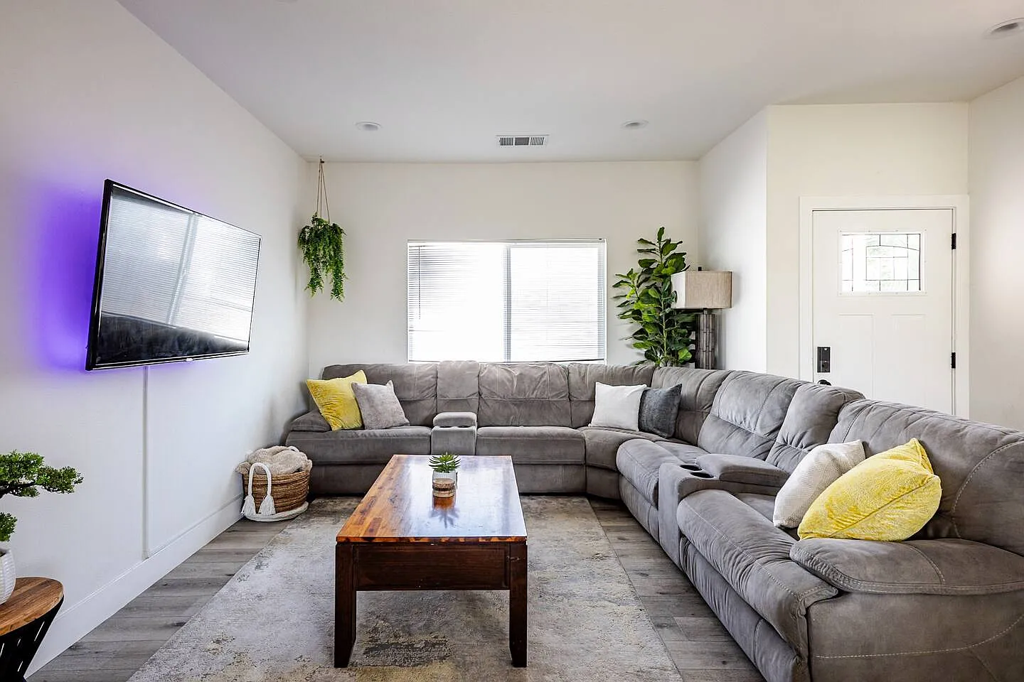 Siemon St, Garden Grove — Photo 4