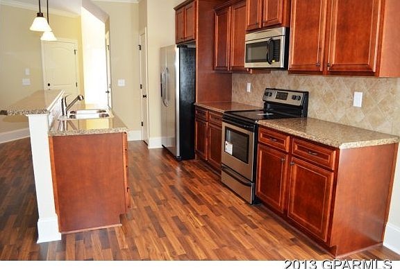 5th image of 1924 B B Leighton Drive #B
