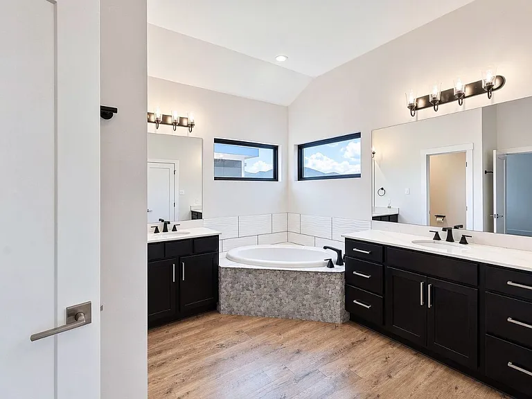 7119 Rosado Dr — Photo 11