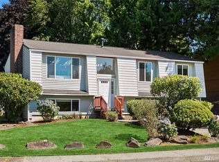 8900 NE 136th St, Kirkland, WA 98034