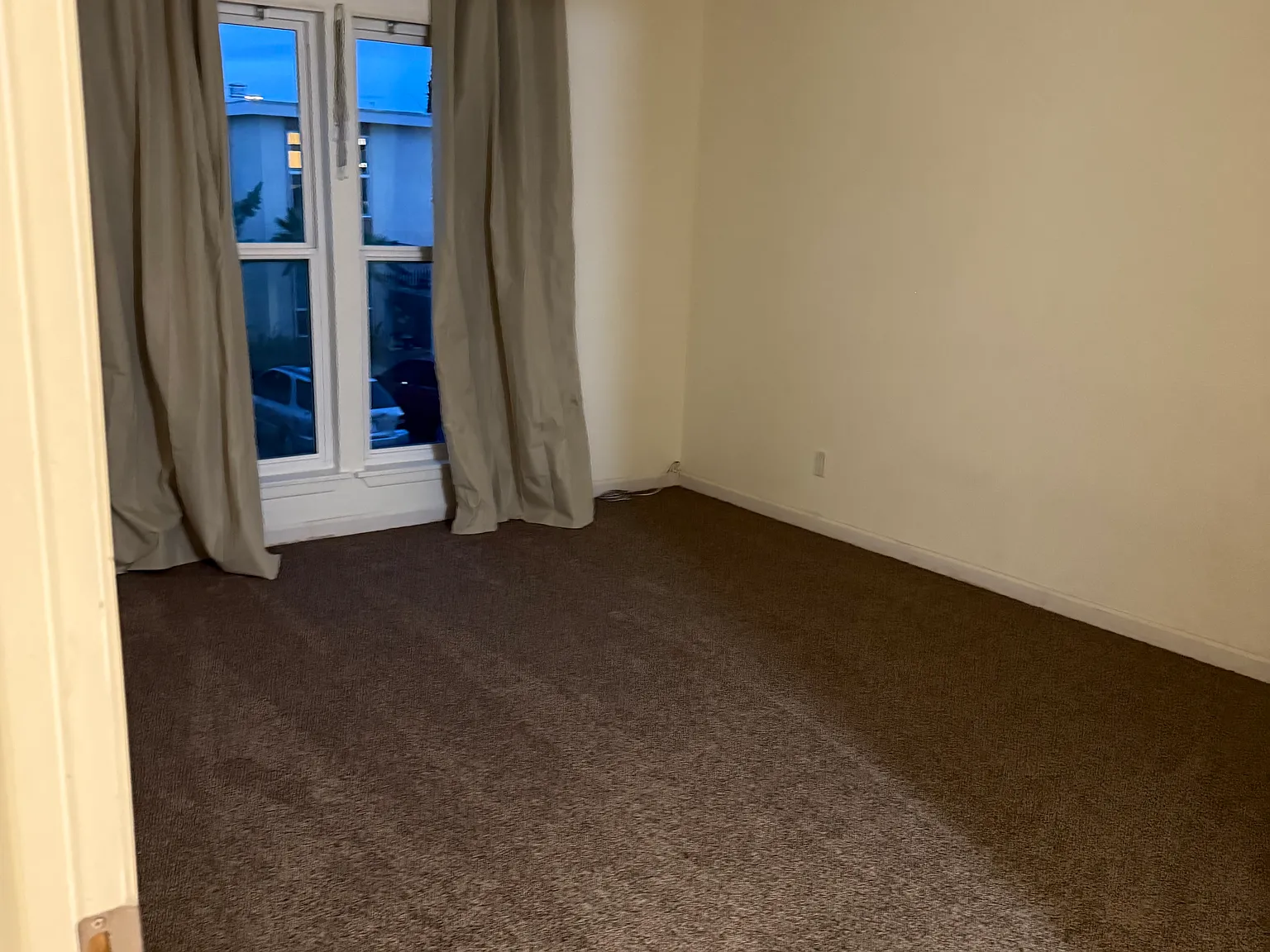 2 bed, 1000 sqft, $1,250 — Photo 2