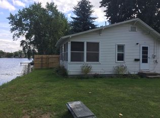 1 Garden Ct, Clarkston, MI 48346