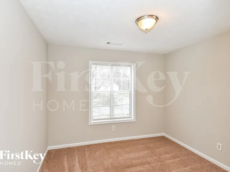 276 Due West Dr — Photo 11