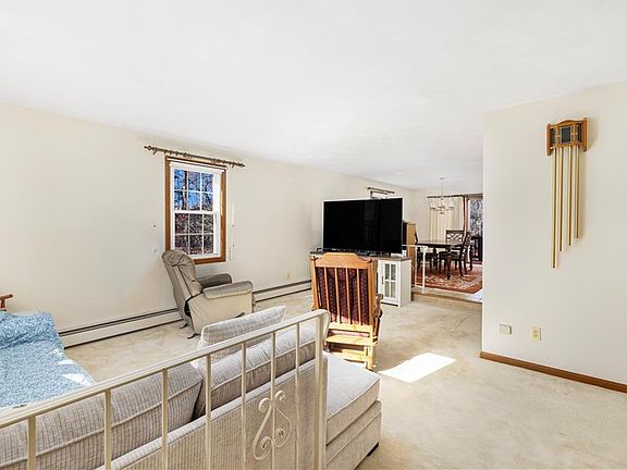 3rd image of 152 Oak Park Dr #152
