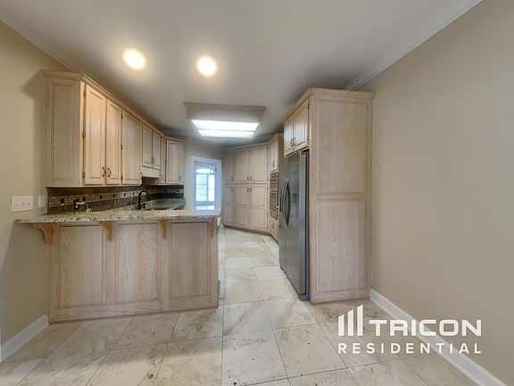 3rd image of 150 Glen Eagle Way