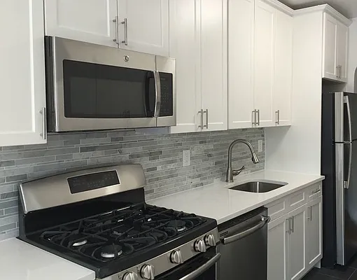 Rented by Waldstar Real Estate LLC | media 11