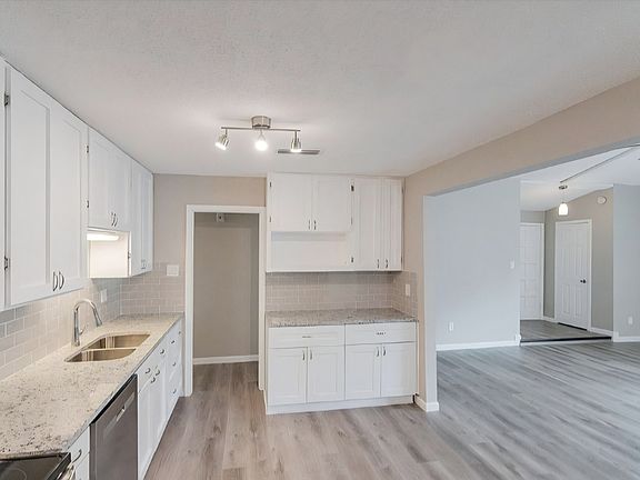 5th image of 2112 Cedarcrest Dr