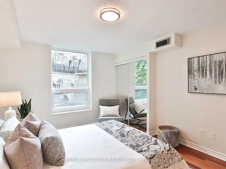 77 Maitland Pl #326 — Photo 18