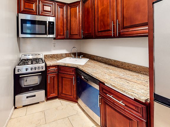 2nd image of 66 W 82nd St #1A1