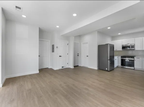 437 Bramhall Avenue image 16 of 26