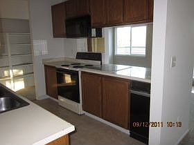 4th image of 1611 NE 113th St APT 422