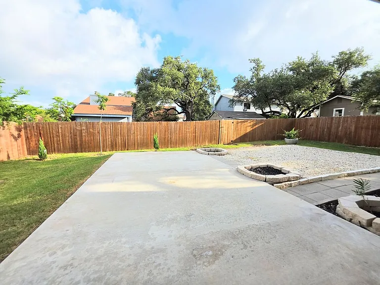 11643 Creston St — Photo 18