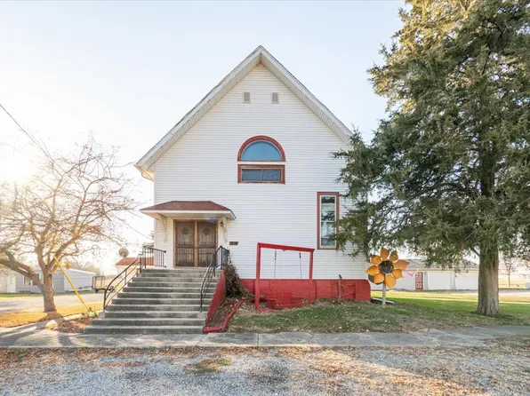 269 Chicago St, Dewitt, IL 61735