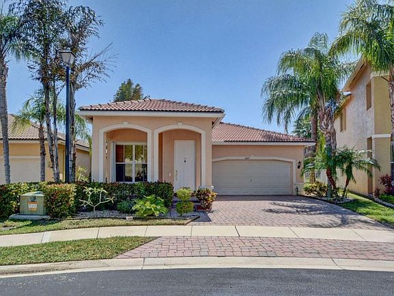 2nd image of 6877 Carolyn Way
